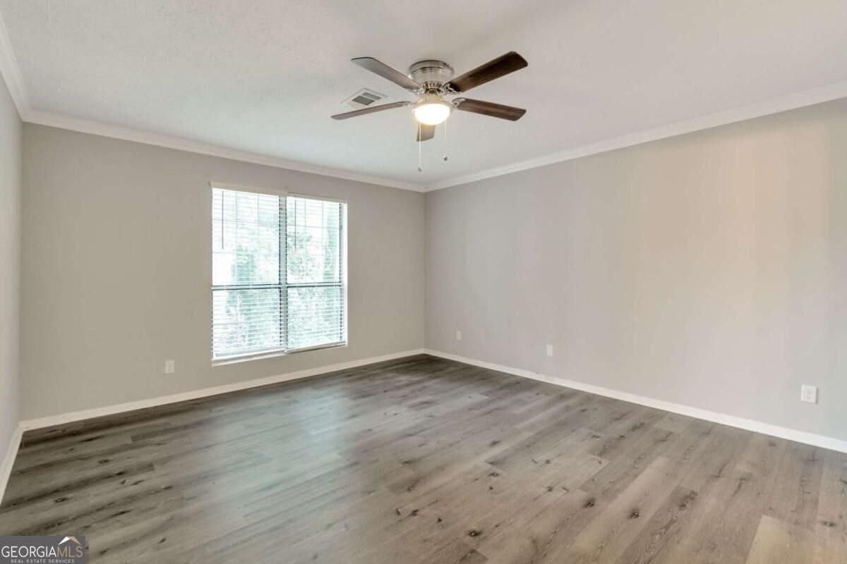 5557 Mountain Springs Circle Stone Mountain - Photo 17