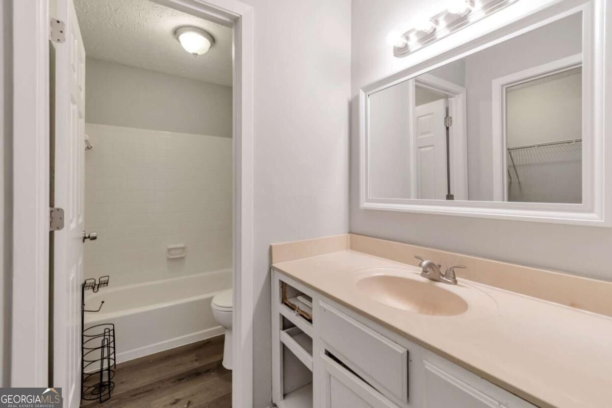 5557 Mountain Springs Circle Stone Mountain - Photo 19