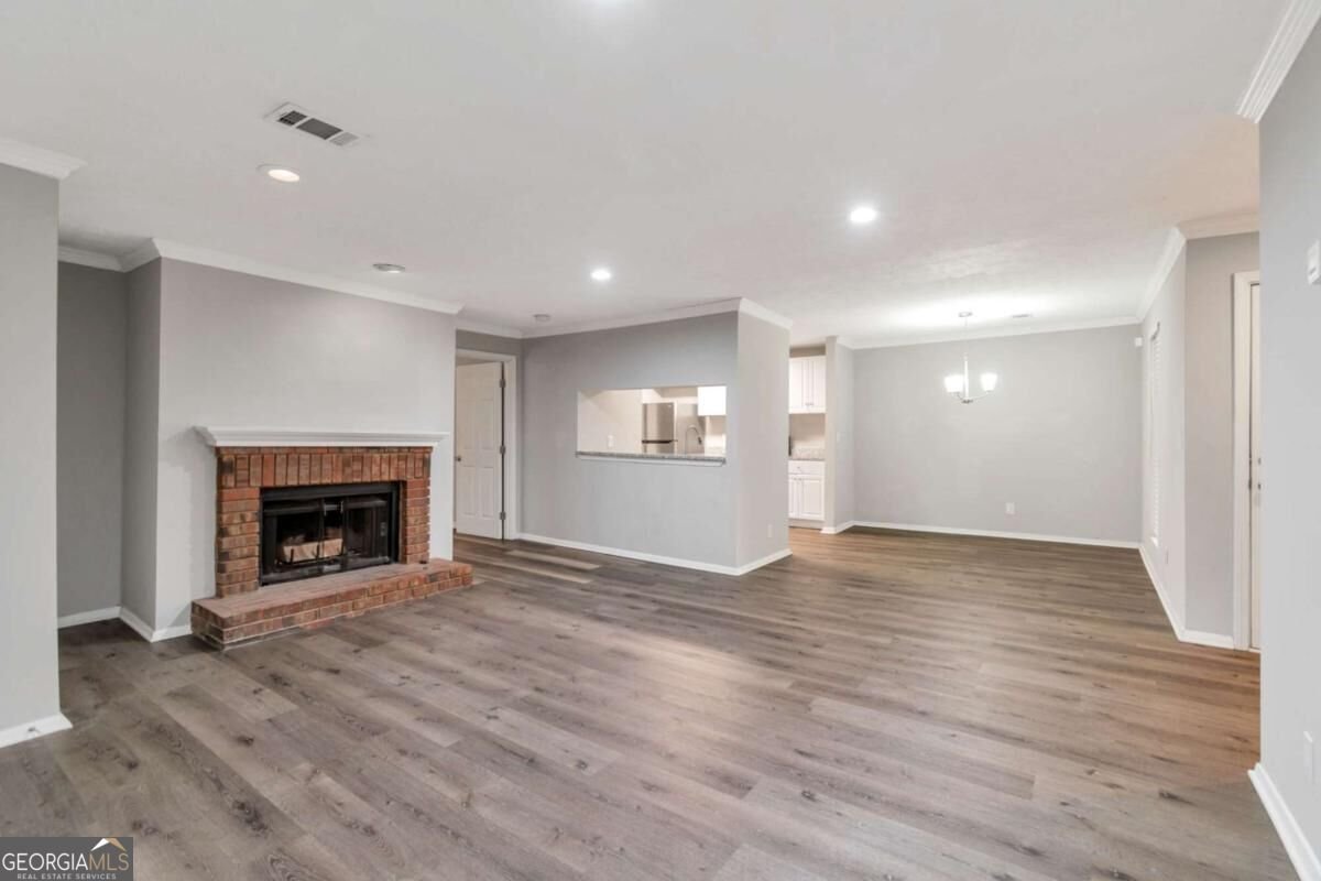 5557 Mountain Springs Circle Stone Mountain - Photo 6