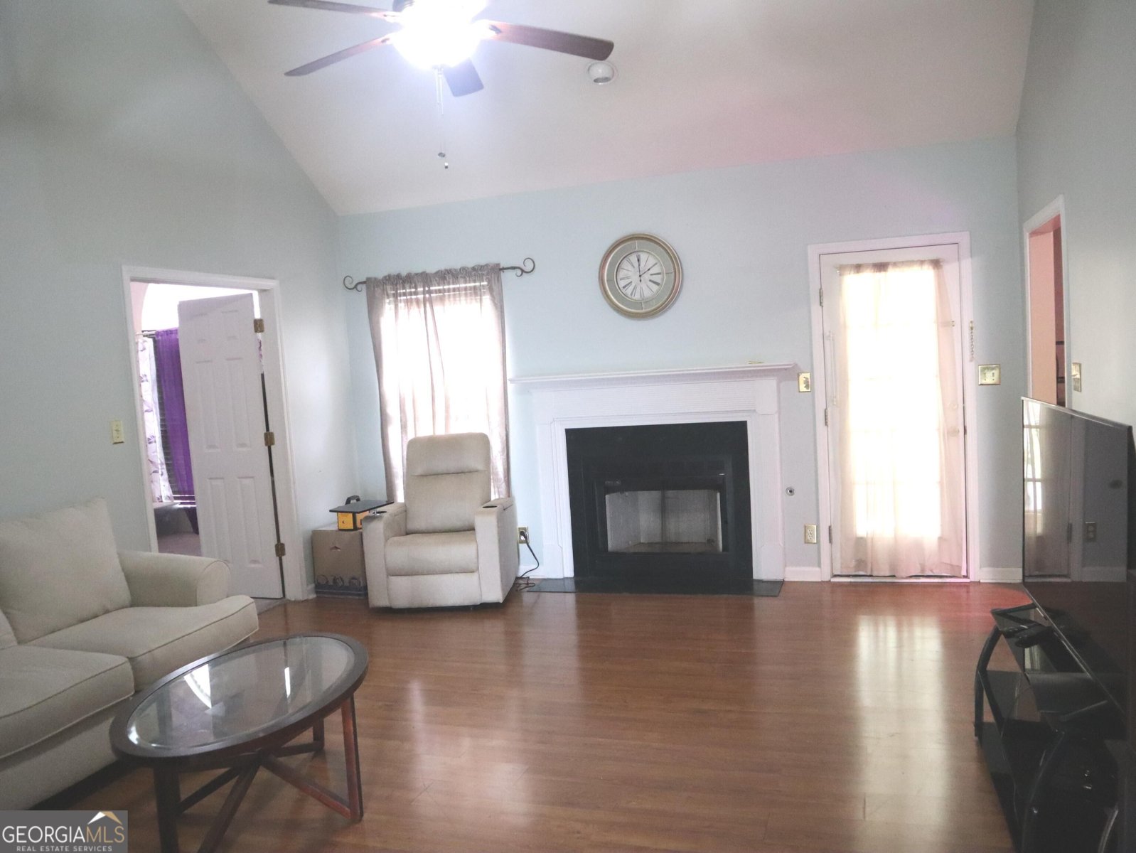 Photo 3