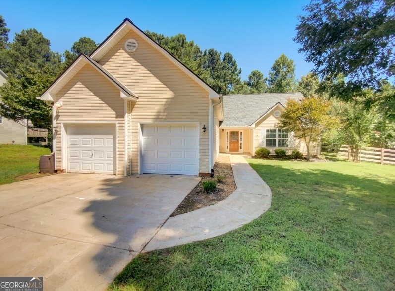 89 Oak Ridge Drive Dawsonville - main photo
