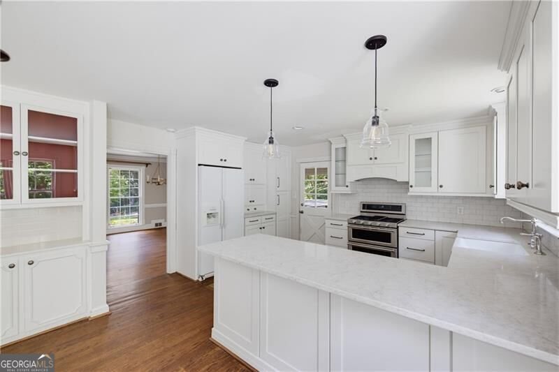 5715 Lake Island Drive Sandy Springs - Photo 9