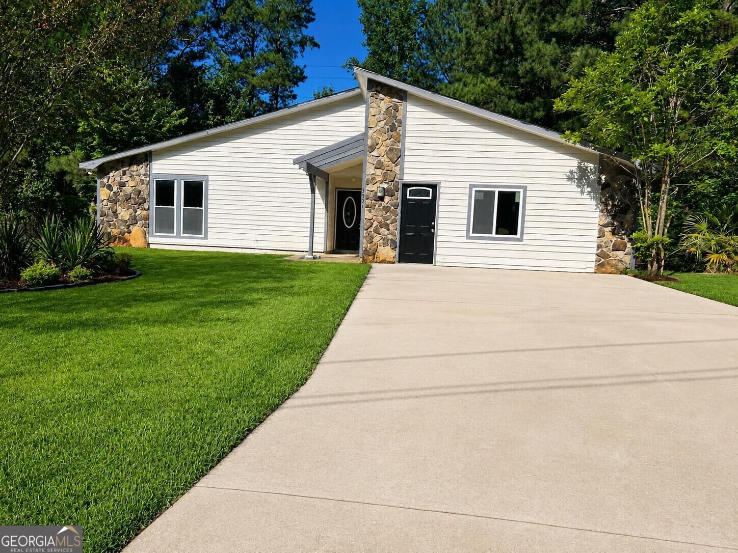 3751 Riverchase Circle Decatur - main photo