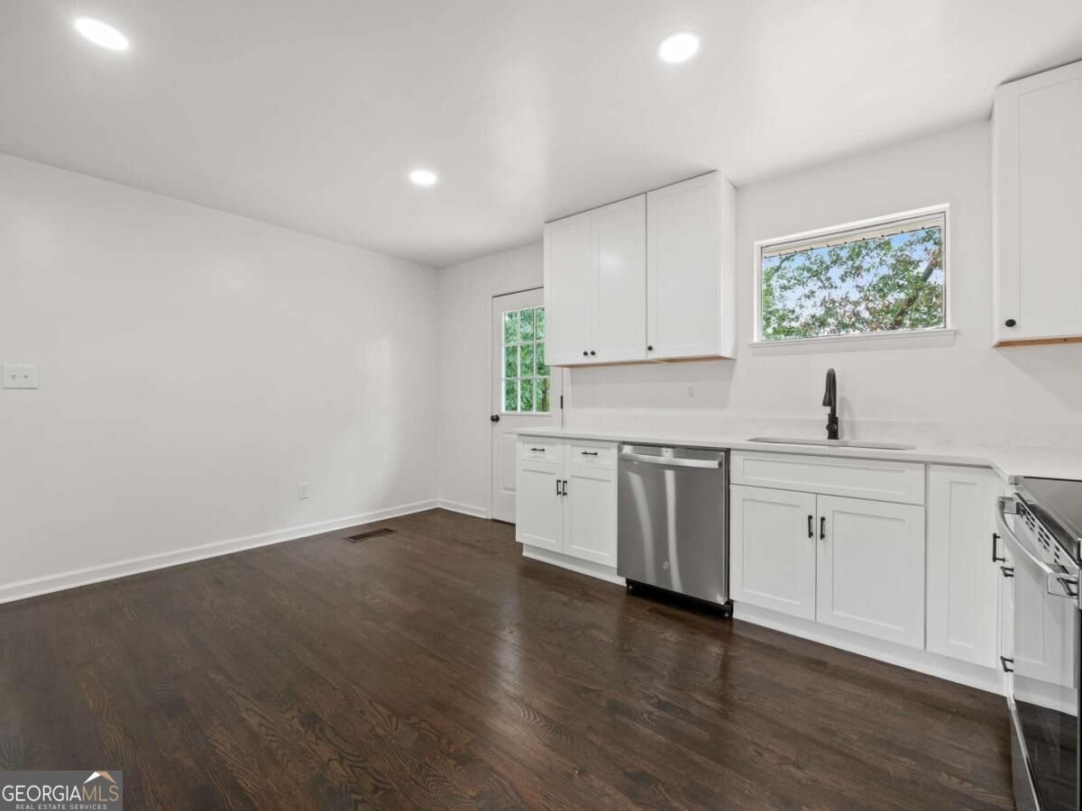 3343 Barry Lane Gainesville - Photo 10