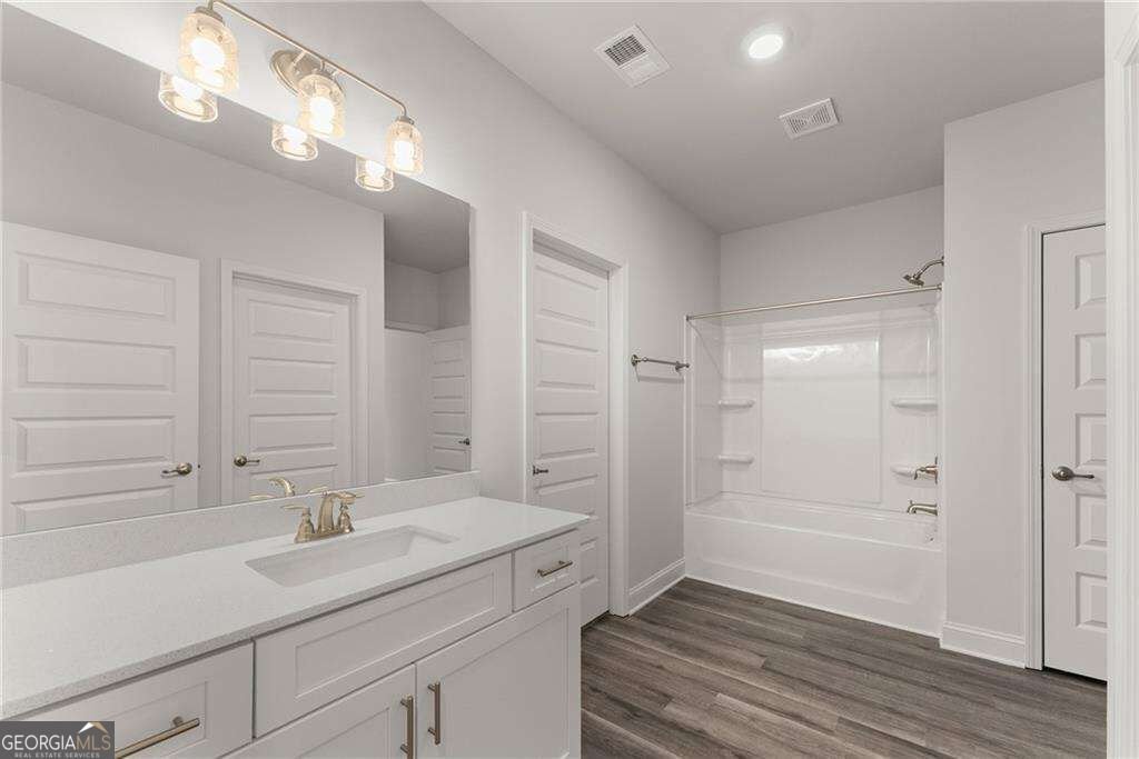 111 HALLOWED Drive Commerce - Photo 16