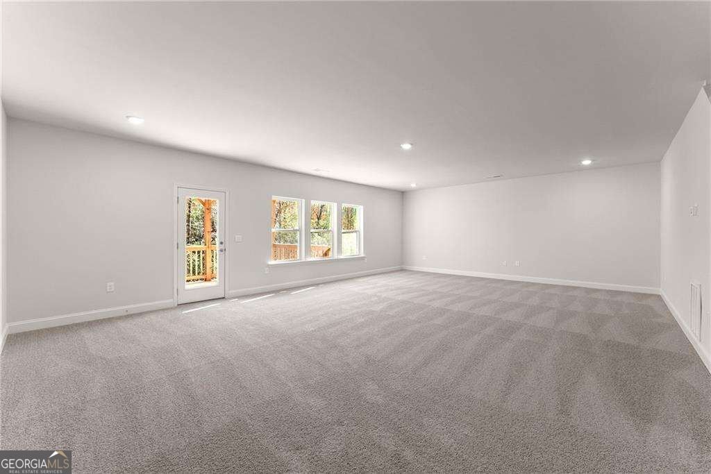 111 HALLOWED Drive Commerce - Photo 31