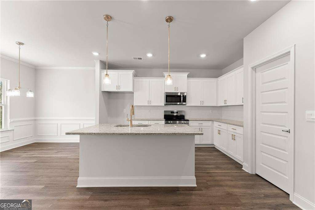 111 HALLOWED Drive Commerce - Photo 8