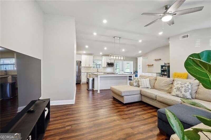 4274 Palm Springs Drive Atlanta - Photo 8