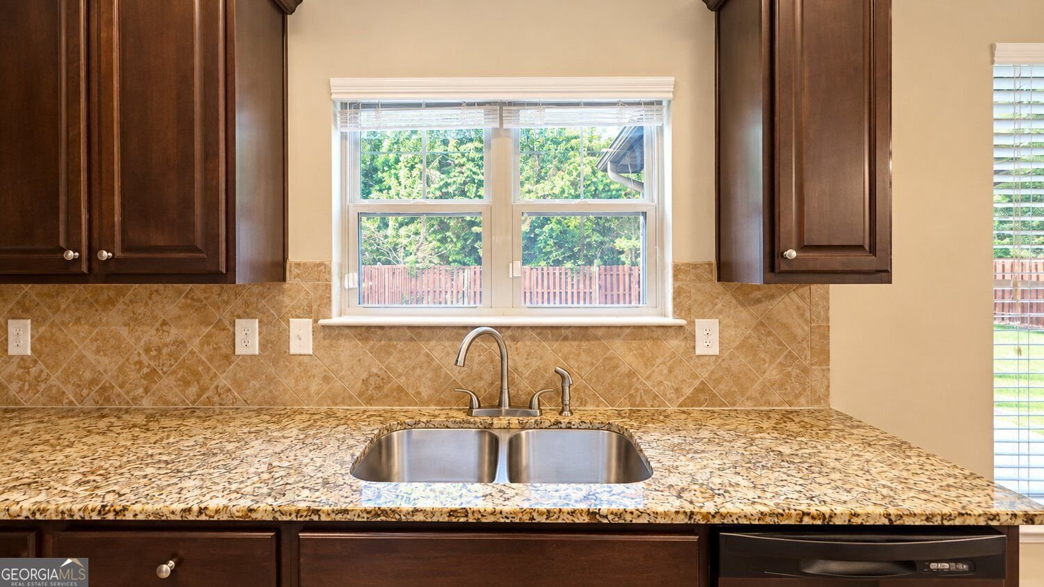 4243 Sir Dixon Drive Fairburn - Photo 10