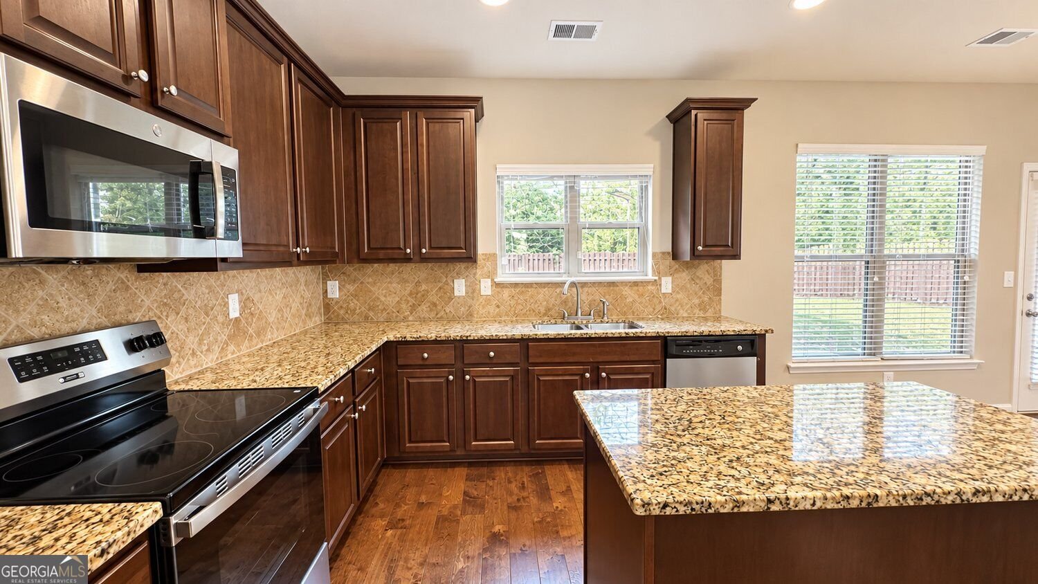 4243 Sir Dixon Drive Fairburn - Photo 7