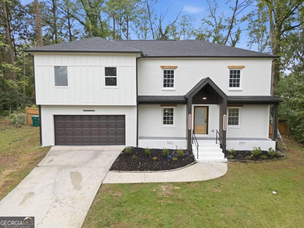 3820 Lake Drive Smyrna - main photo