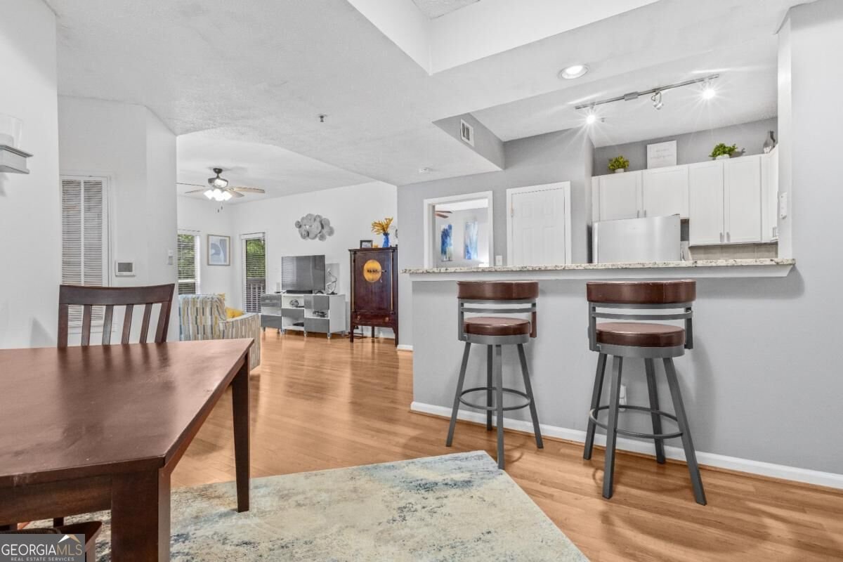 1250 Parkwood Circle Atlanta - Photo 7