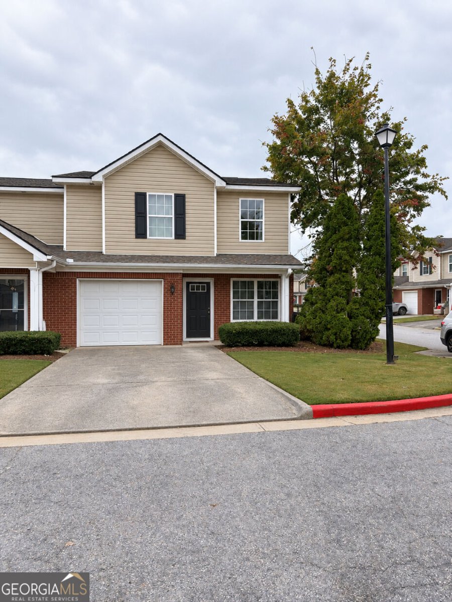 302 Tara Commons Circle Loganville - Photo 1