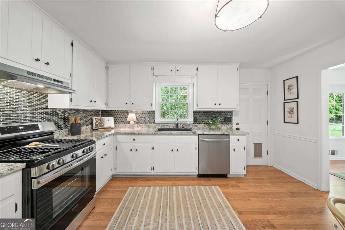 404 Hill Crest Court Woodstock - Photo 12