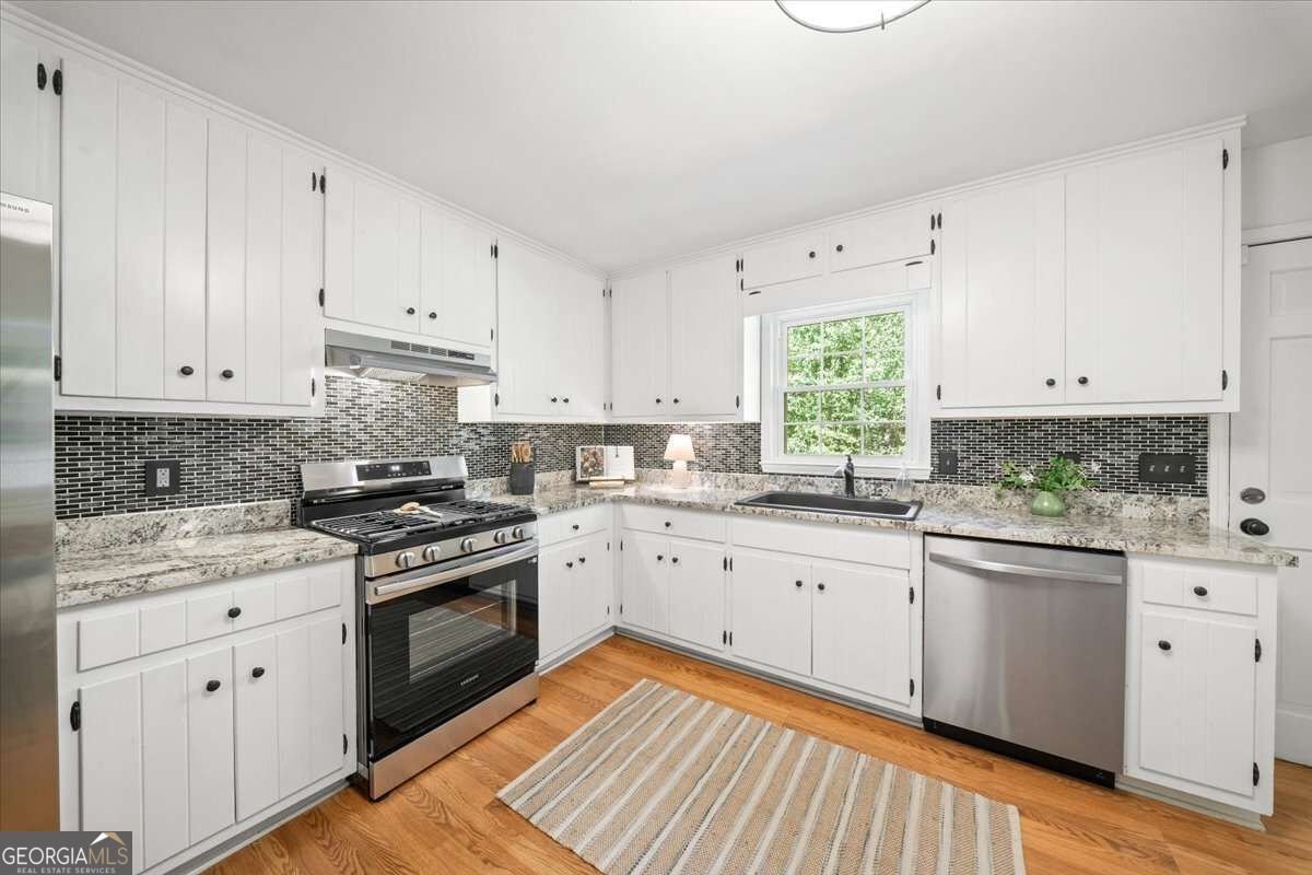 404 Hill Crest Court Woodstock - Photo 13