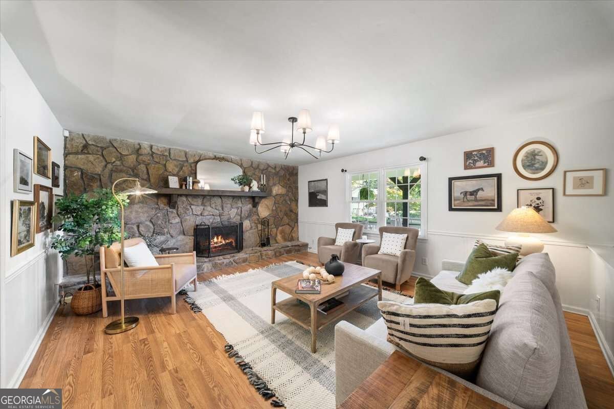 404 Hill Crest Court Woodstock - Photo 8