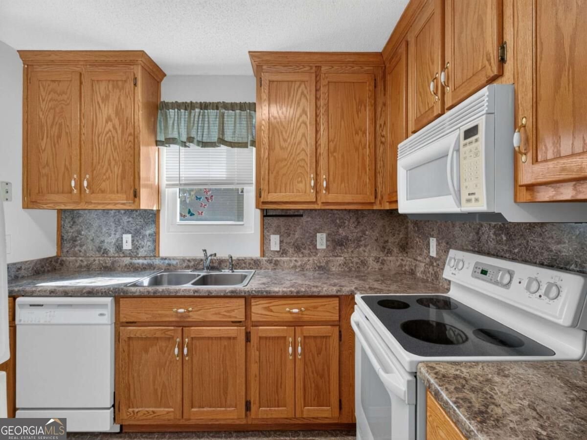 1038 Whispering Woods Drive Canton - Photo 15