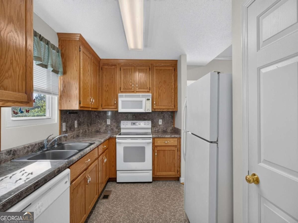 1038 Whispering Woods Drive Canton - Photo 17
