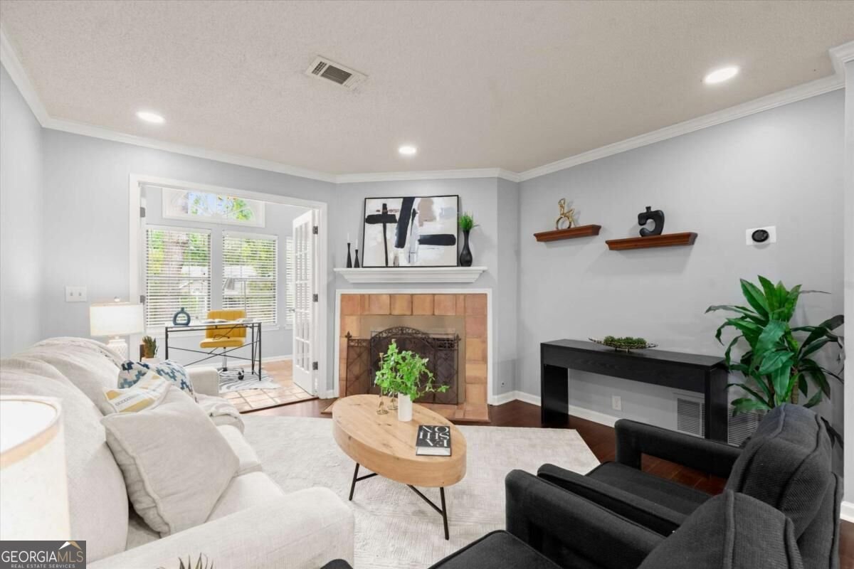 704 Barrington Hills Drive Sandy Springs - Photo 12