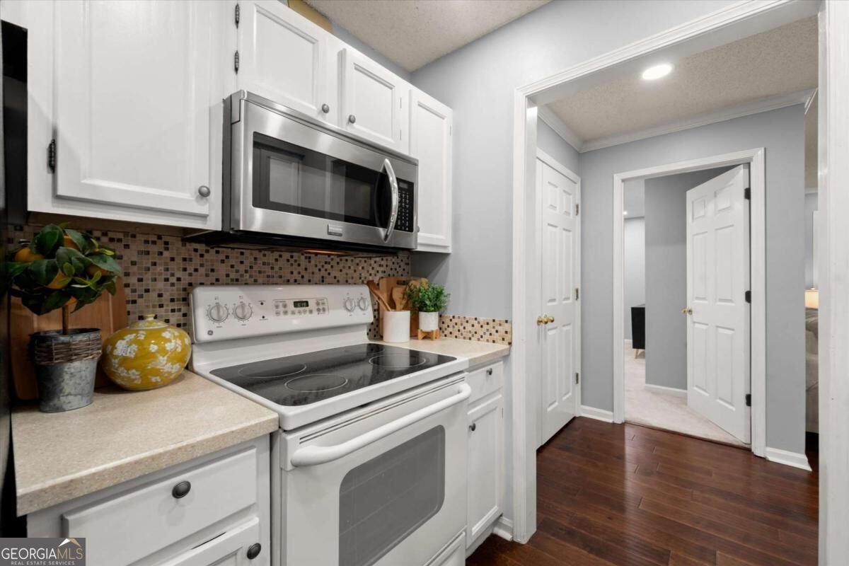 704 Barrington Hills Drive Sandy Springs - Photo 21