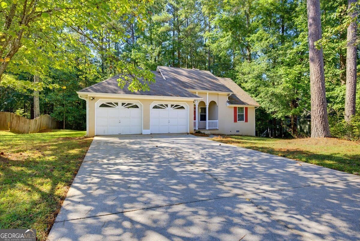 237 Hillandale Drive Stockbridge - main photo