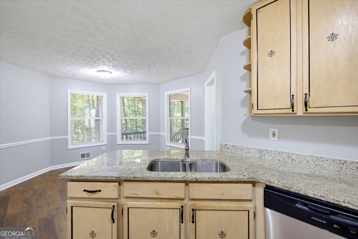 237 Hillandale Drive Stockbridge - Photo 13