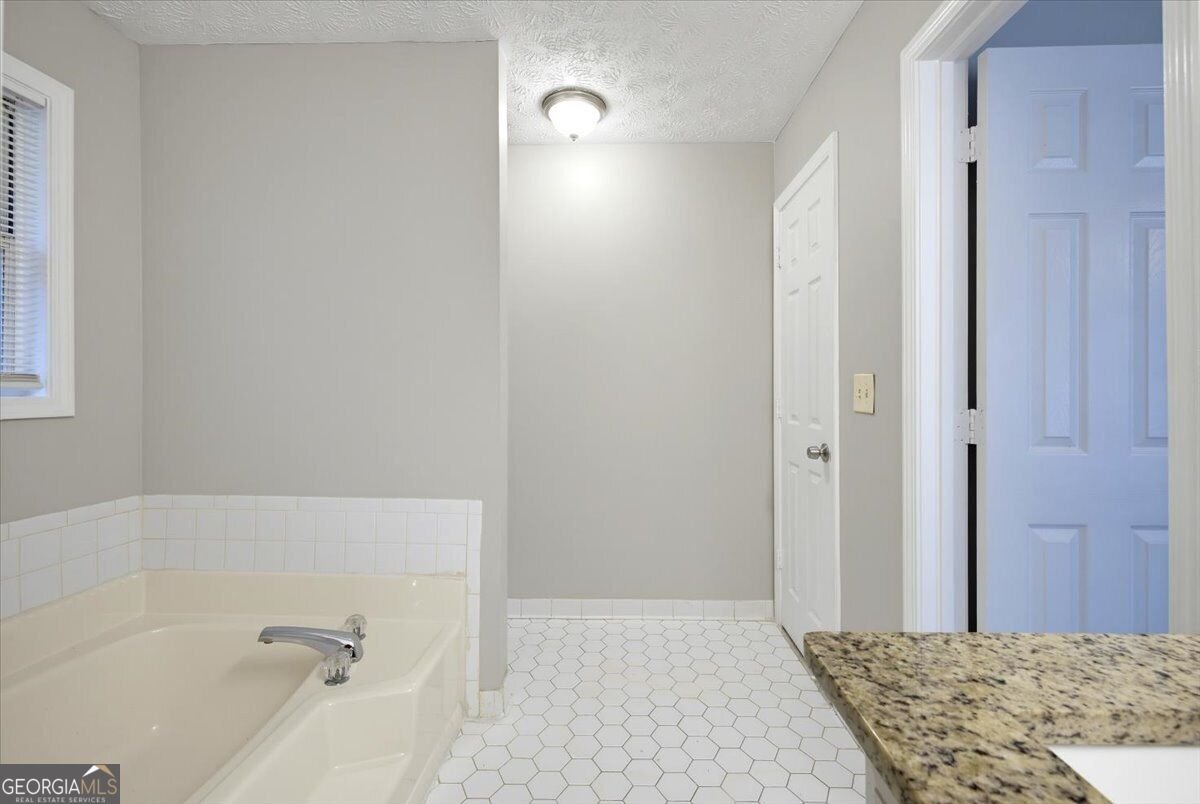 237 Hillandale Drive Stockbridge - Photo 19