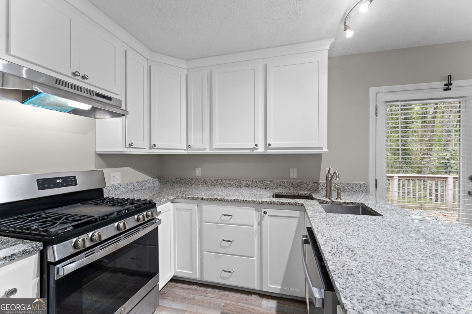 494 Sunset Circle Forsyth - Photo 11