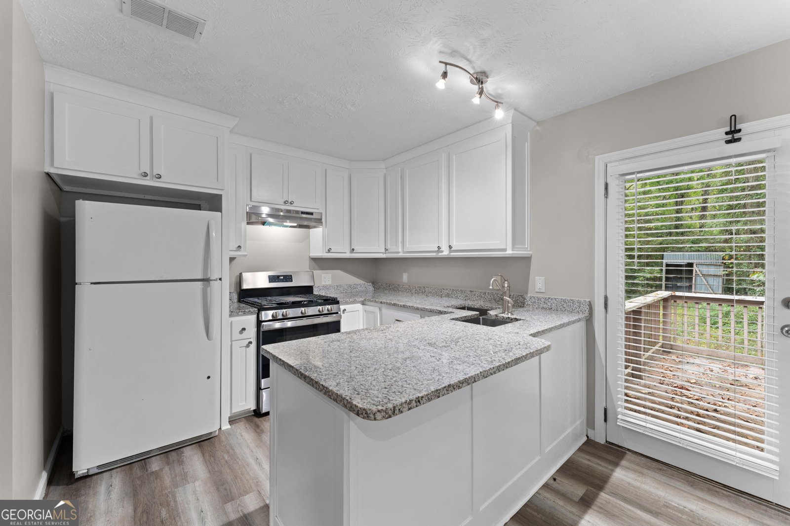 494 Sunset Circle Forsyth - Photo 9