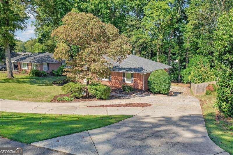 2085 Clearwater Drive Marietta - main photo