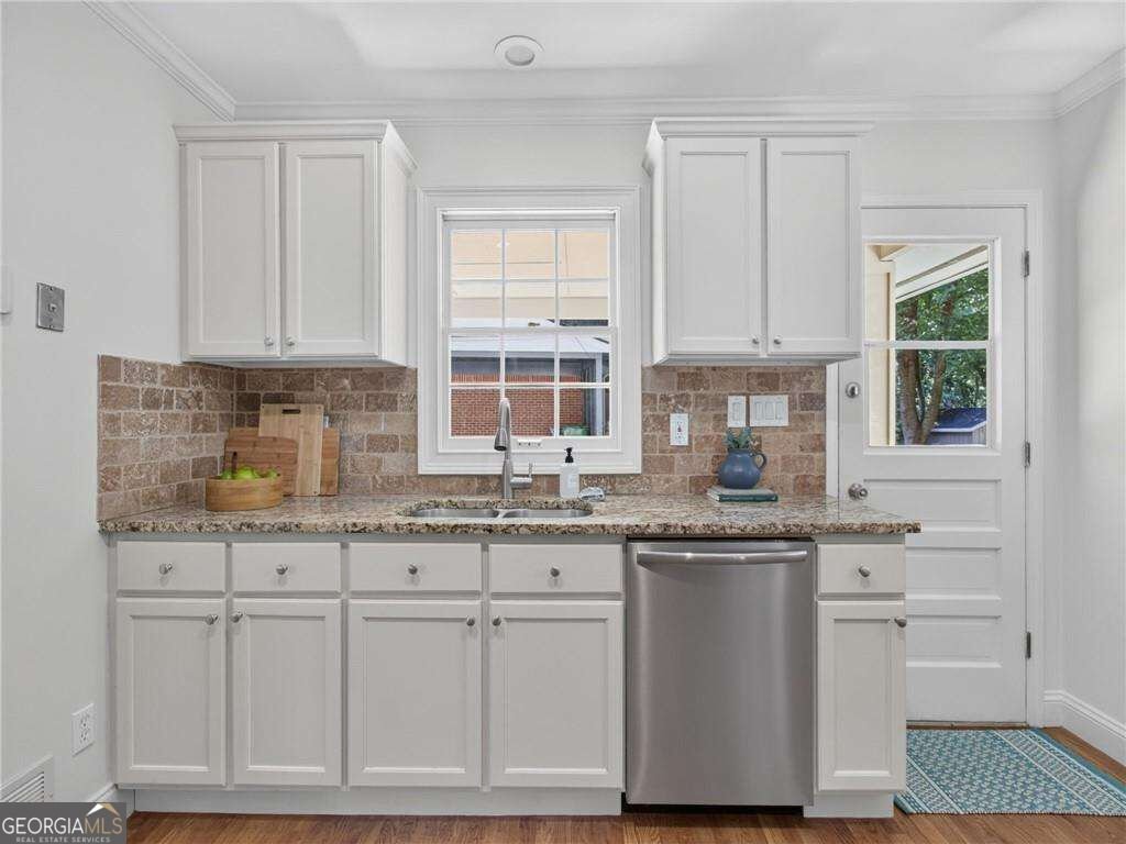 968 Seville Drive Clarkston - Photo 16