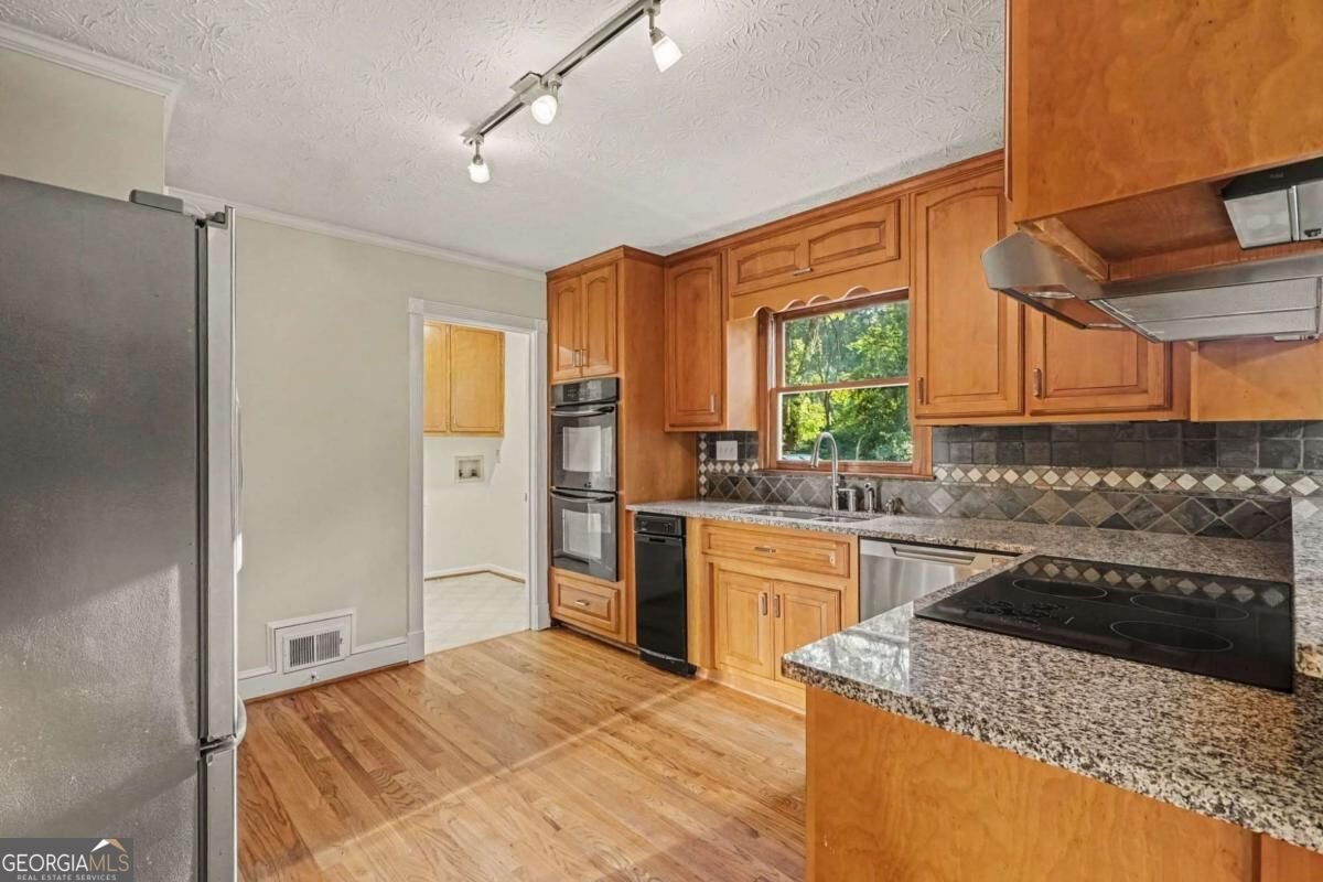 4857 Castlewood Drive Lilburn - Photo 11