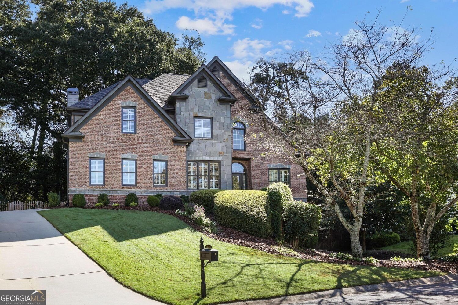 12 Bonnie Lane Sandy Springs - main photo