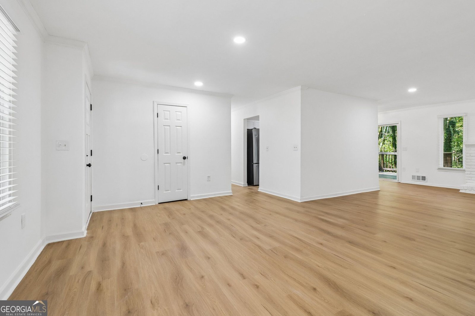 837 Hemingway Road Stone Mountain - Photo 10