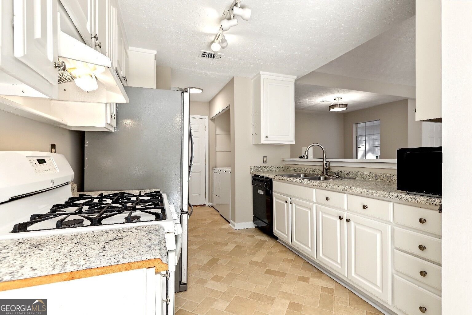 110 Marians Way McDonough - Photo 8
