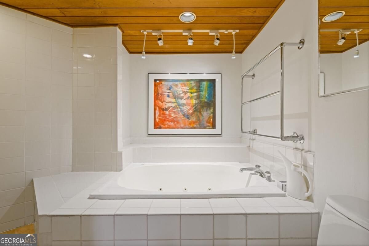 253 Lakeshore Drive Berkeley Lake - Photo 29
