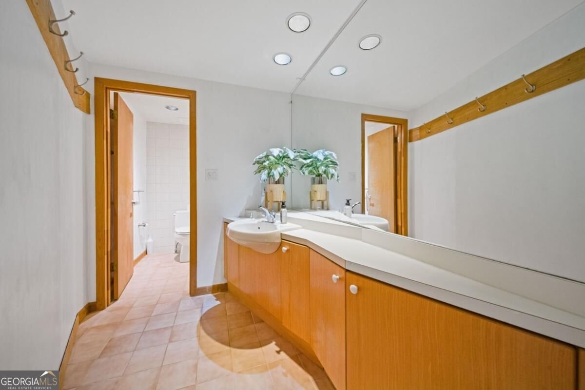 253 Lakeshore Drive Berkeley Lake - Photo 32