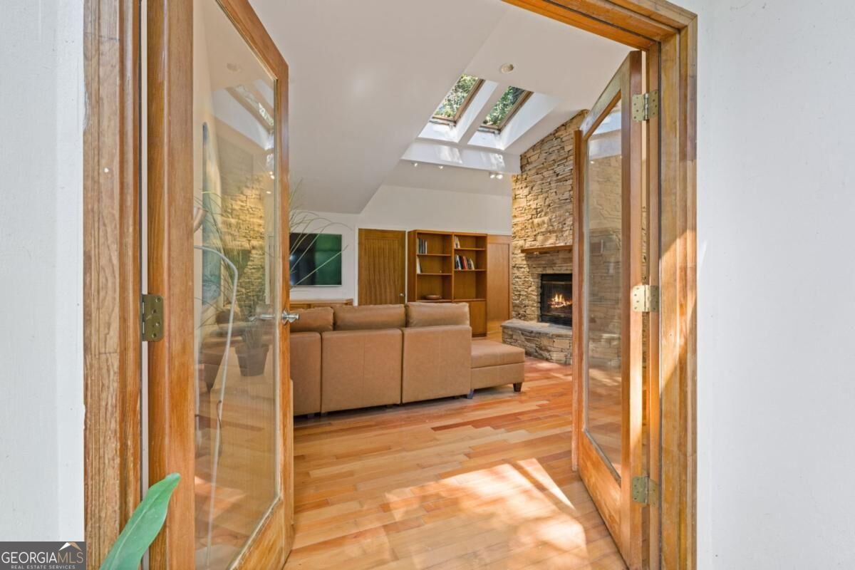 253 Lakeshore Drive Berkeley Lake - Photo 8