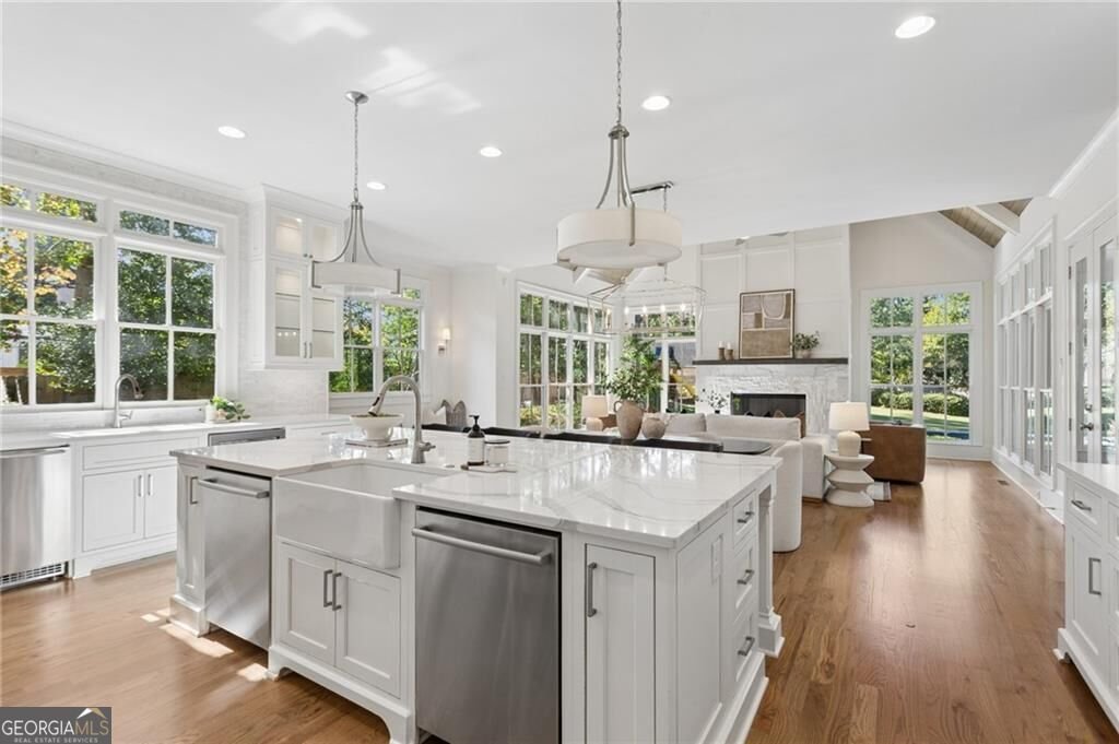 4566 Dudley Lane Sandy Springs - Photo 11