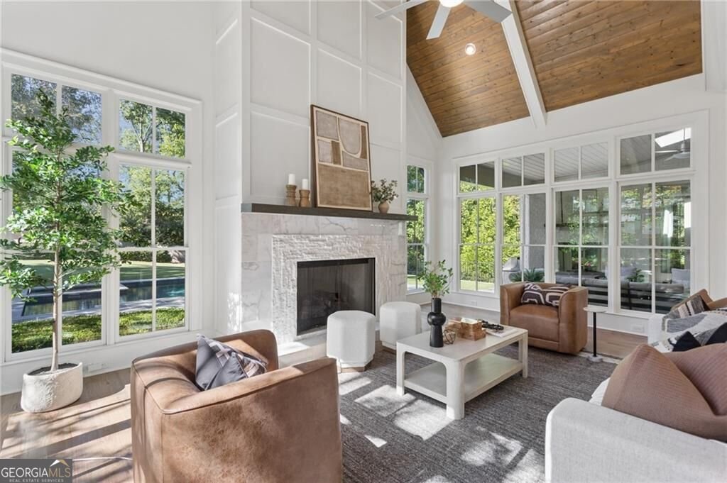 4566 Dudley Lane Sandy Springs - Photo 18