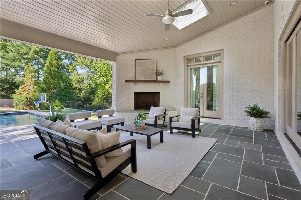 4566 Dudley Lane Sandy Springs - Photo 21