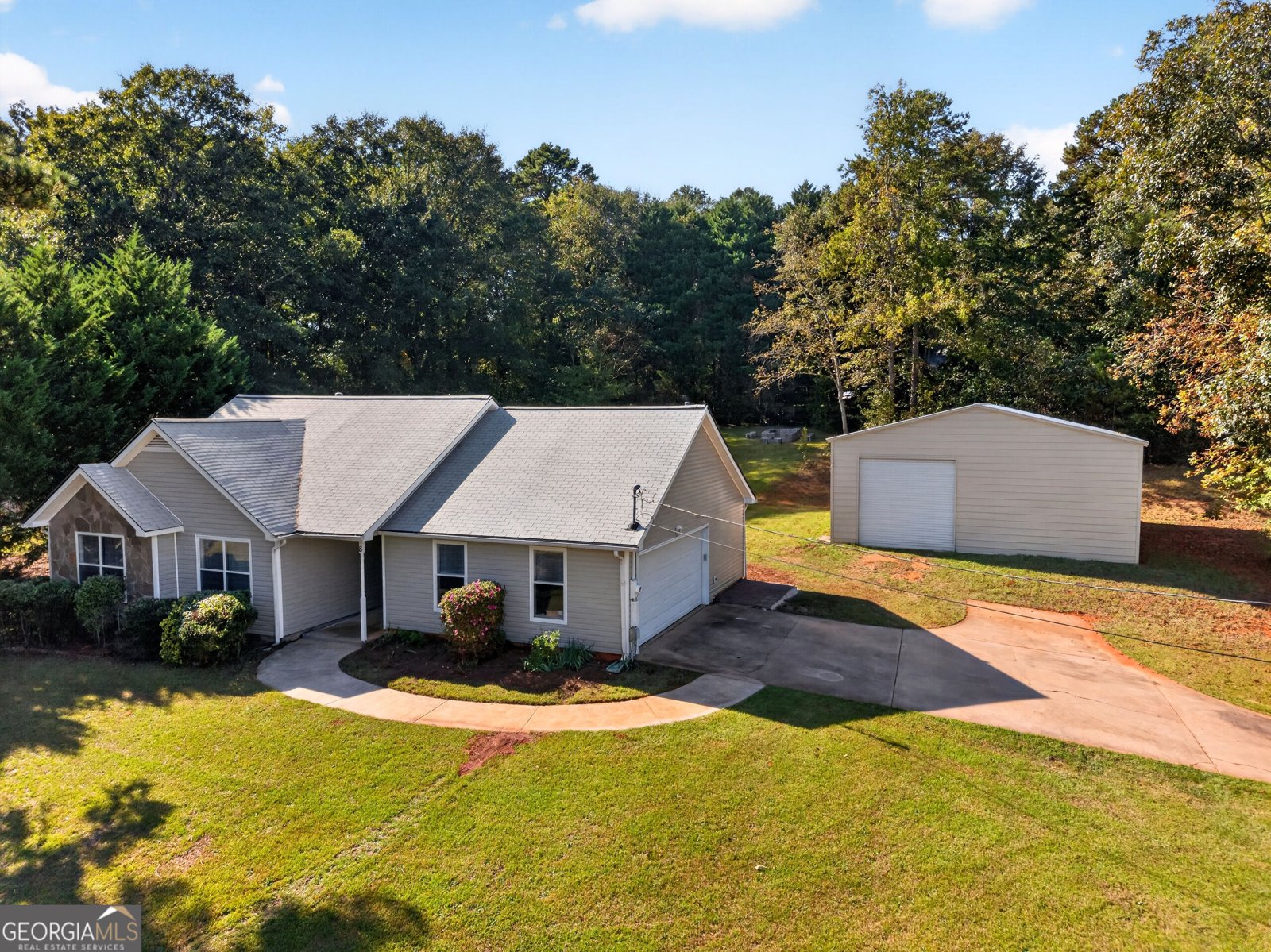 8 Ellen Court Newnan - main photo