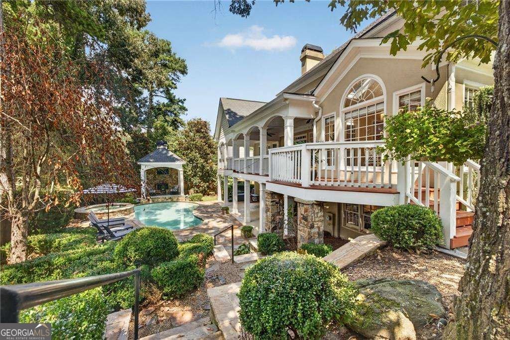 1572 Asheforde Drive Marietta - main photo