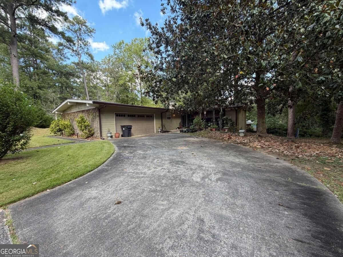 2550 Headland Drive East Point - main photo