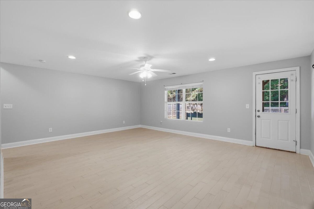 6180 Lake Windsor Parkway Buford - Photo 9