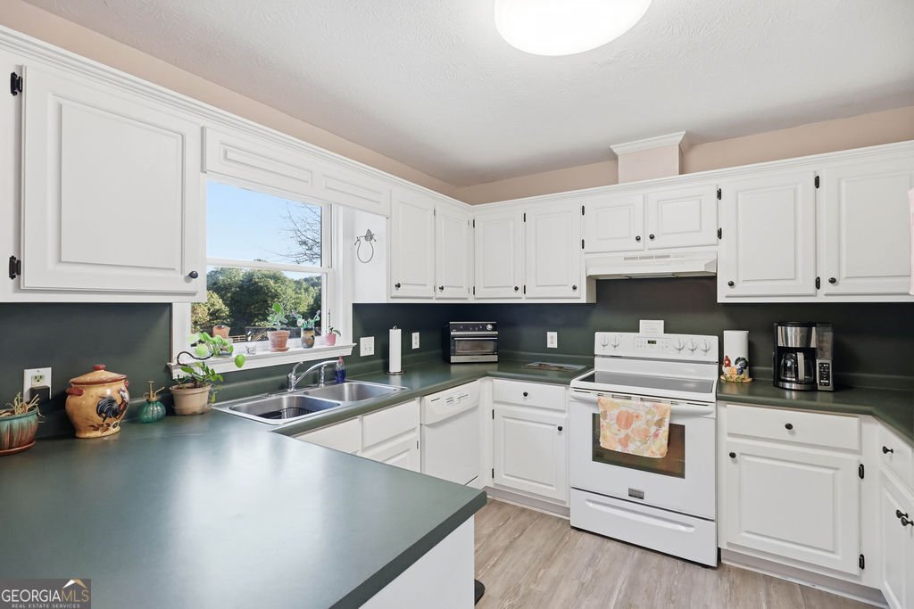 2459 Bear Creek Road Statham - Photo 15