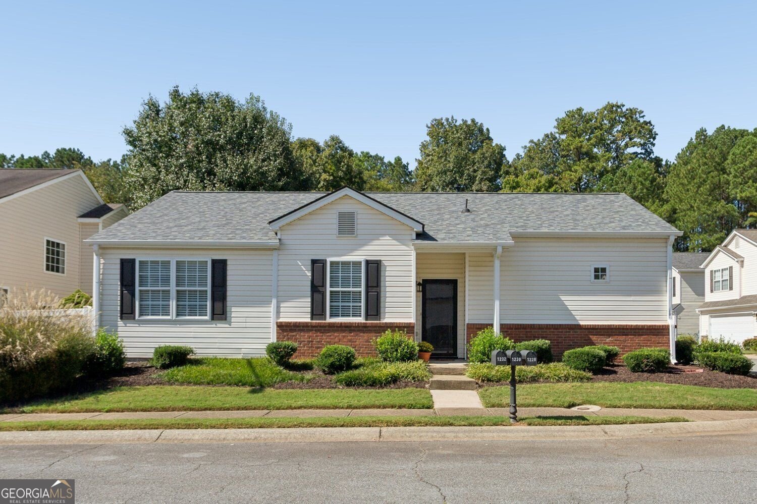 1228 Oaks Way Woodstock - main photo