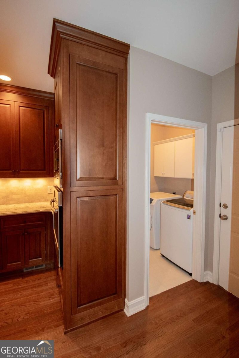 2030 Lenox Cove Circle Atlanta - Photo 11