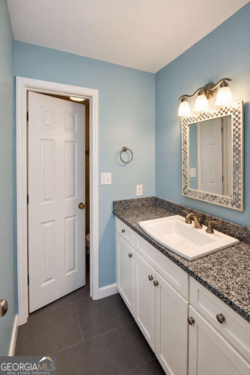 2030 Lenox Cove Circle Atlanta - Photo 17