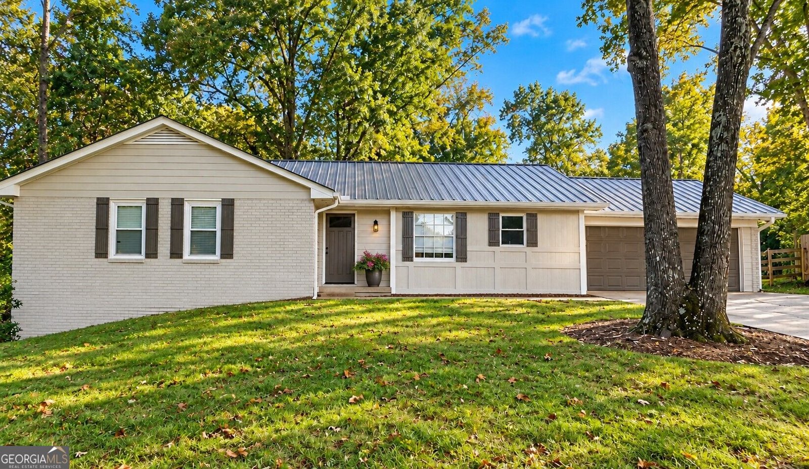 390 Tidwell Circle Alpharetta - main photo